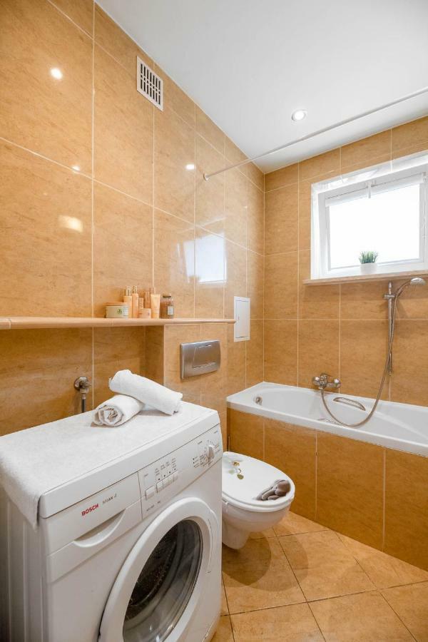 Ferienwohnung Apartament Goka Like It Warschau Exterior foto